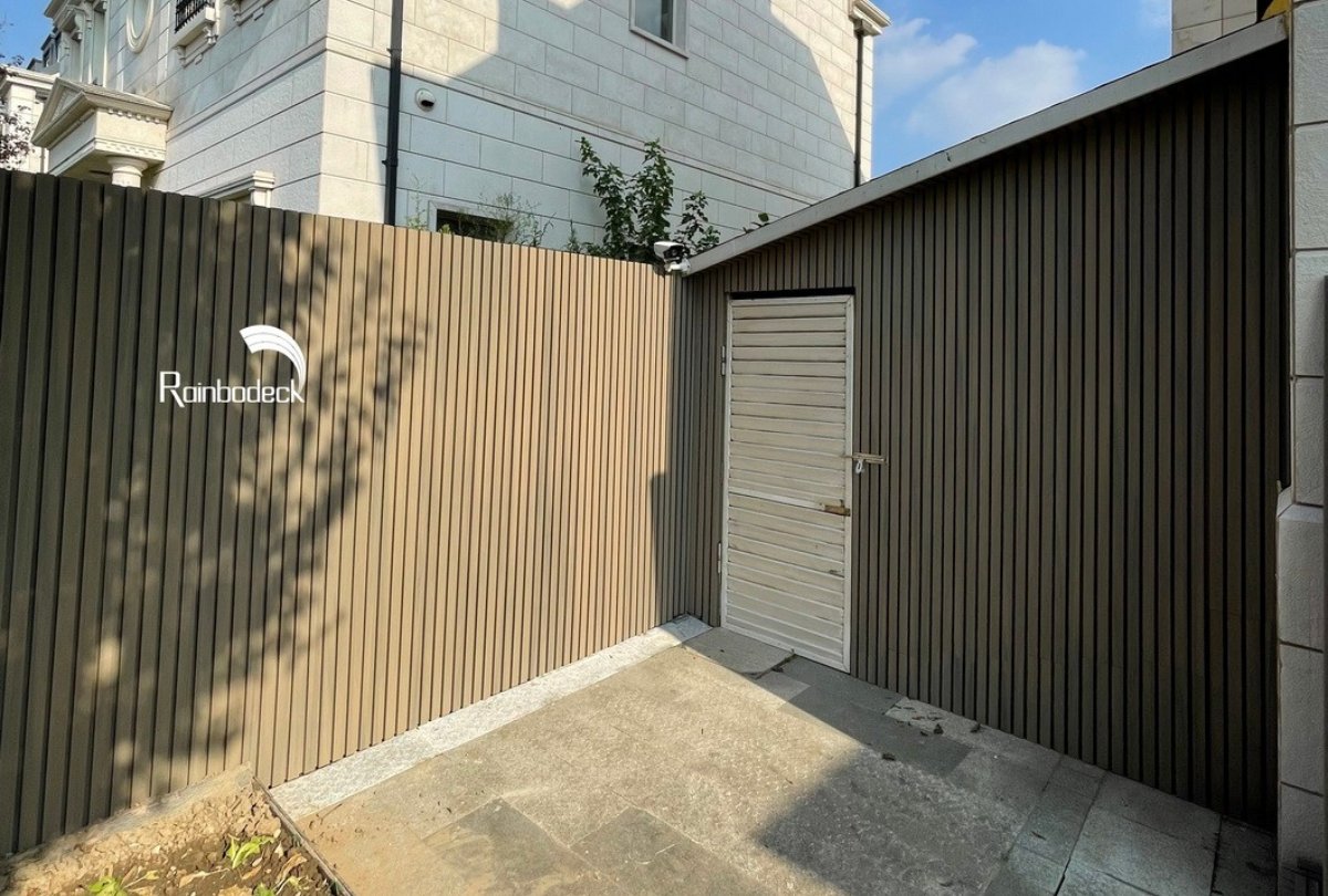 PRIVATE HOUSE - GARDEN SHED - COSHIELD G-PANEL