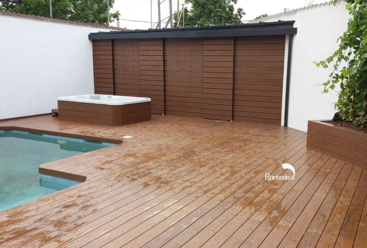 PRIVATE HOUSE - DECKING,FENCE,JACUZZI,PLANT BORDER - COSHIELD DECKING PREMIUM,COSHIELD MULTI-FUNCTION BOARD