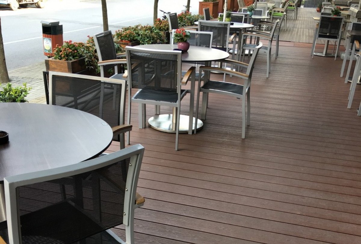 RESTAURANT - OUTDOOR DECKING - HPC DECKING NOBLE