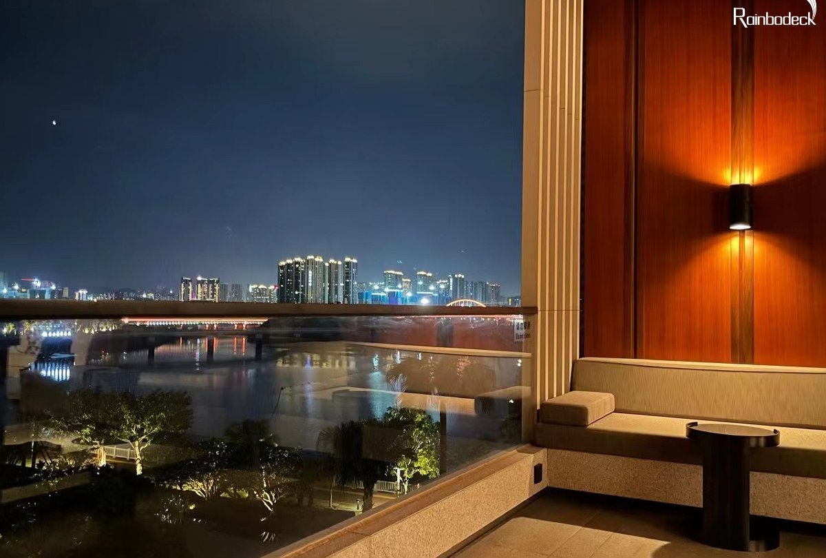 HOTEL - LOUVER SCREEN - MODULAR COSHIELD MULTI-BEAM