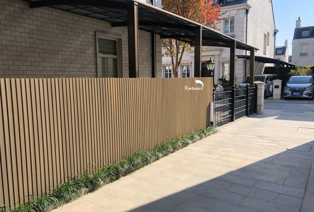 FRONT YARD - FENCE - COSHIELD G-PANEL