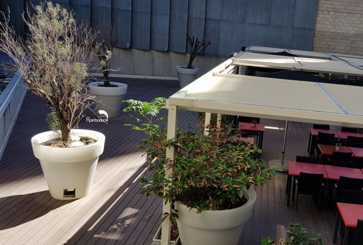 RESTAURANT - DECKING - COSHIELD DECKING PREMIUM