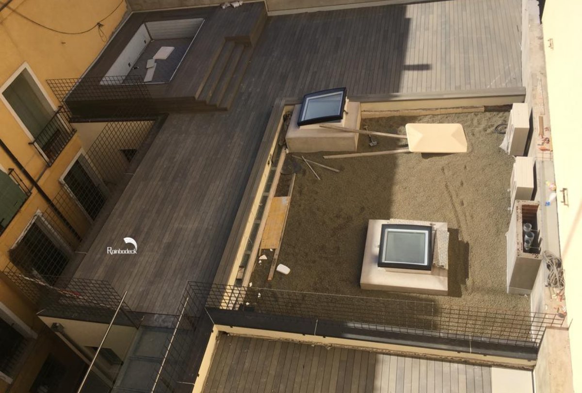 ROOF TOP - DECKING AND JACUZZI - COSHIELD DECKING PREMIUM